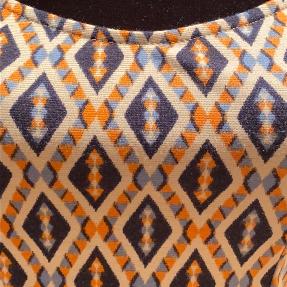 Crop Top with stretch Back - Picture 3 of 5